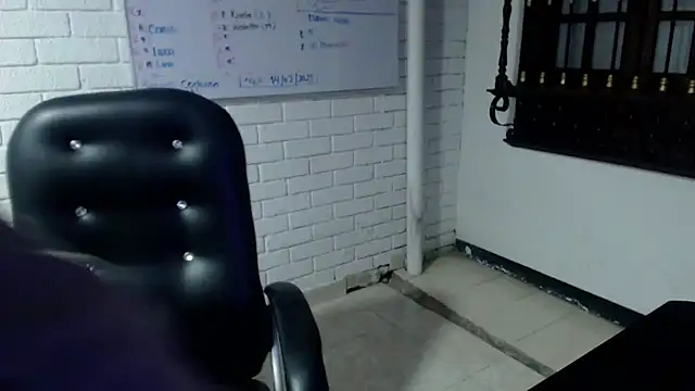 Snapshot of ViioletaMora chatting on February 19, 3:06 am ViioletaMora online show from February 19, 3:06 am