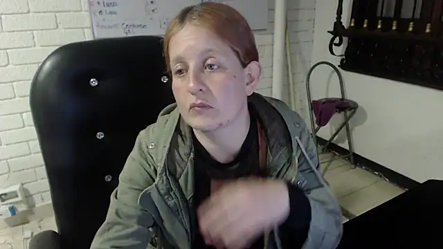 Snapshot of ViioletaMora chatting on February 20, 3:01 am ViioletaMora online show from February 20, 3:01 am