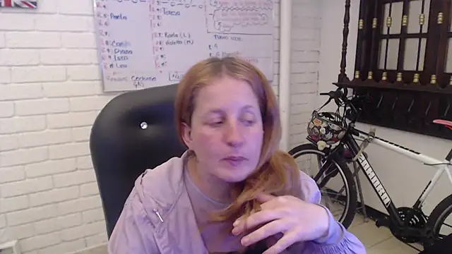 Snapshot of ViioletaMora chatting on February 20, 10:04 pm ViioletaMora online show from February 20, 10:04 pm