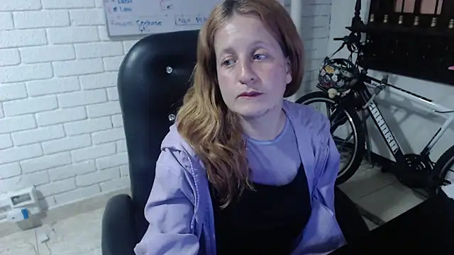 Snapshot of ViioletaMora chatting on February 21, 7:34 am ViioletaMora online show from February 21, 7:34 am