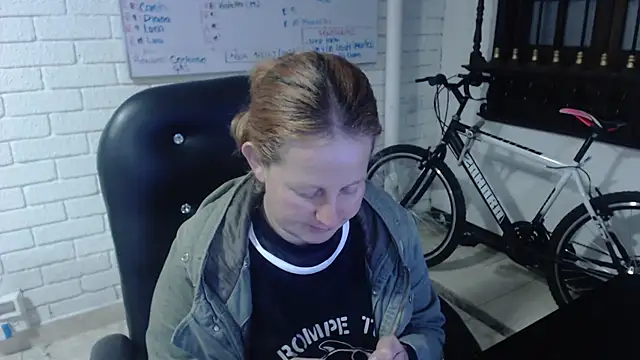Snapshot of ViioletaMora chatting on February 22, 3:34 am ViioletaMora online show from February 22, 3:34 am