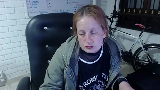 Snapshot of ViioletaMora chatting on February 22, 9:56 am ViioletaMora online show from February 22, 9:56 am