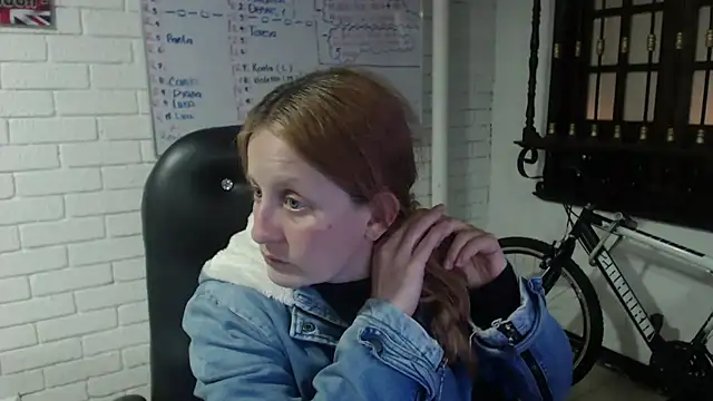 Snapshot of ViioletaMora chatting on February 23, 7:22 am ViioletaMora online show from February 23, 7:22 am