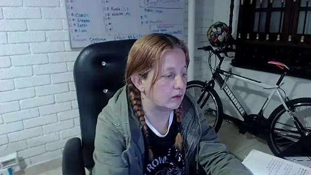 Snapshot of ViioletaMora chatting on February 27, 9:32 am ViioletaMora online show from February 27, 9:32 am