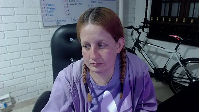 Snapshot of ViioletaMora chatting on February 28, 12:54 am ViioletaMora online show from February 28, 12:54 am