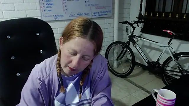 Snapshot of ViioletaMora chatting on February 28, 7:05 am ViioletaMora online show from February 28, 7:05 am