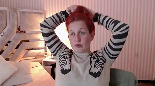 Snapshot of ViioletaMora chatting on March 7, 1:31 am ViioletaMora online show from March 7, 1:31 am