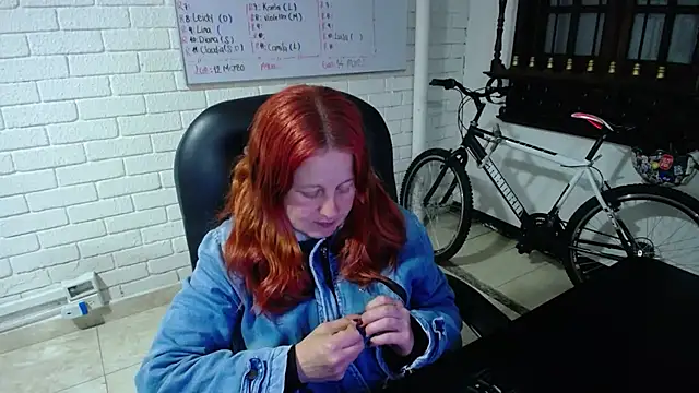 Snapshot of ViioletaMora chatting on March 12, 5:02 am ViioletaMora online show from March 12, 5:02 am