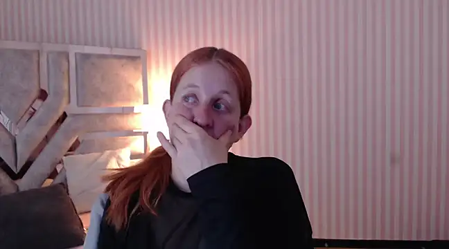 Snapshot of ViioletaMora chatting on March 22, 2:05 am ViioletaMora online show from March 22, 2:05 am