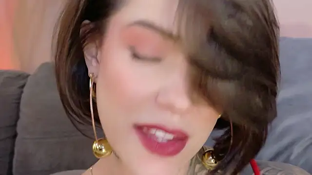 Hannah Borbon online show from July 2, 1:16 am