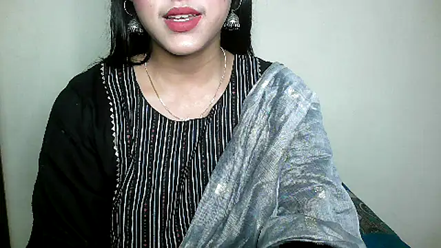 Snapshot of Princess_noorjahan chatting on December 19, 4:57 pm Princess noorjahan online show from December 19, 4:57 pm