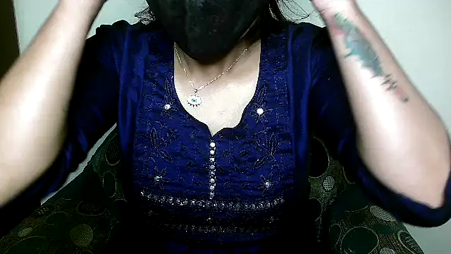 Snapshot of Princess_noorjahan chatting on February 11, 5:05 am Princess noorjahan online show from February 11, 5:05 am