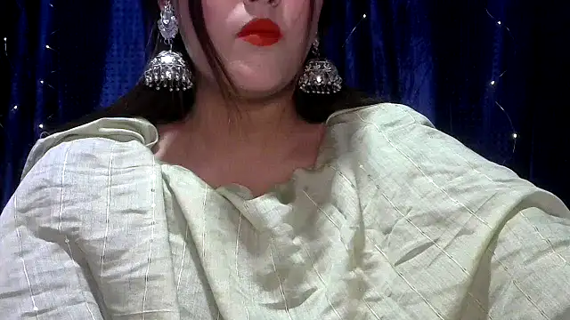 Snapshot of Princess_noorjahan chatting on April 15, 7:43 pm Princess noorjahan online show from April 15, 7:43 pm