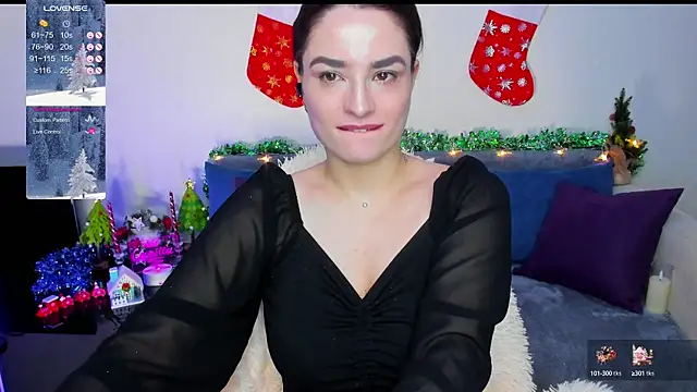 Snapshot of Camilla__one__ chatting on December 28, 5:44 am Camilla one online show from December 28, 5:44 am