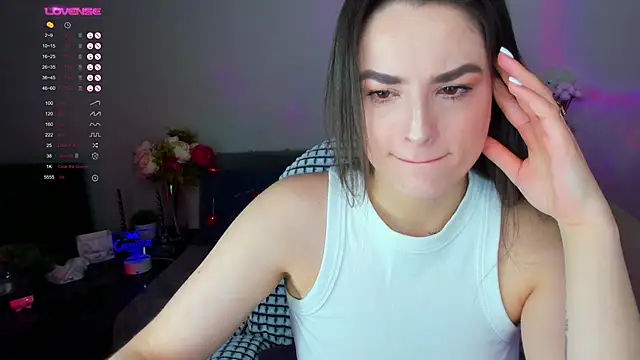 Snapshot of Camilla__one__ chatting on February 10, 1:57 am Camilla one online show from February 10, 1:57 am