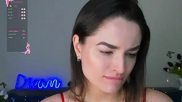 Snapshot of Camilla__one__ chatting on March 18, 7:41 am Camilla one online show from March 18, 7:41 am
