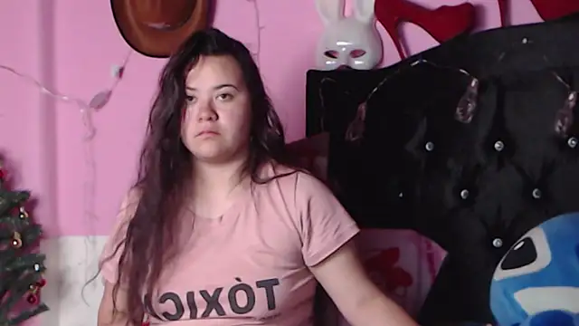 NikkiRous  online show from January 9, 1:35 pm