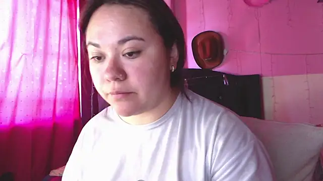 NikkiRous  online show from February 25, 2:27 pm