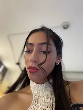 Snapshot of Ema_azel chatting on April 10, 2:00 pm Ema azel online show from April 10, 2:00 pm