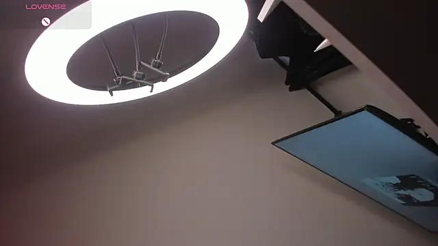 Snapshot of evaevanscute chatting on September 30, 10:48 pm evaevanscute online show from September 30, 10:48 pm