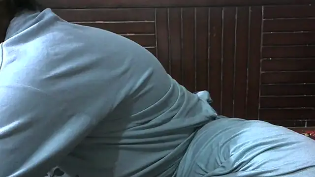 Im Cute online show from November 7, 7:25 pm