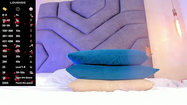 AilishBenson online show from October 30, 8:42 pm