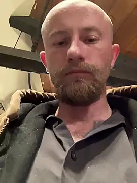 BIGWHITECOCKDOC36 online show from December 31, 11:31 am
