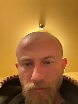 BIGWHITECOCKDOC36 online show from January 18, 1:08 am