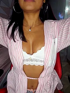 Snapshot of moreninhasilva chatting on April 11, 7:45 am moreninhasilva online show from April 11, 7:45 am