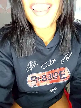 Snapshot of moreninhasilva chatting on May 22, 12:51 am moreninhasilva online show from May 22, 12:51 am