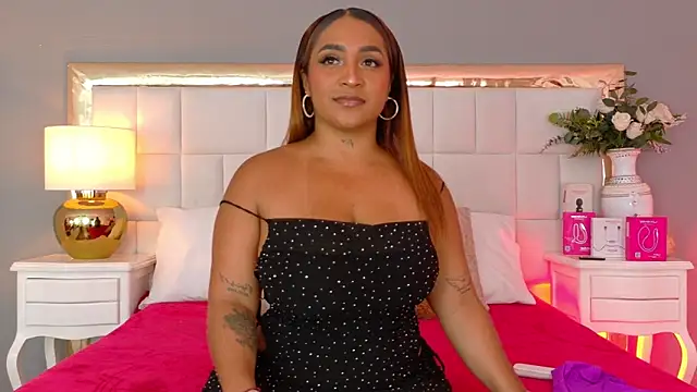 Snapshot of KateVenegas chatting on April 4, 8:17 pm KateVenegas online show from April 4, 8:17 pm