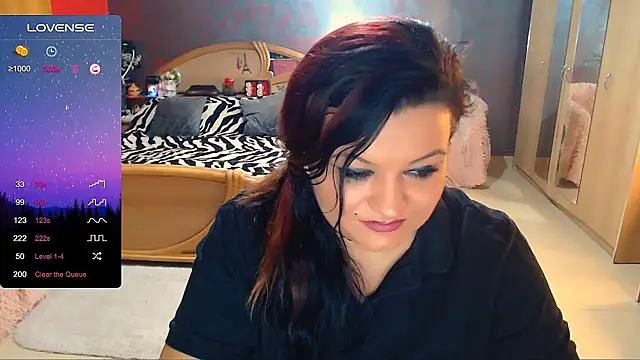 Ariellefoxy online show from December 16, 7:04 am