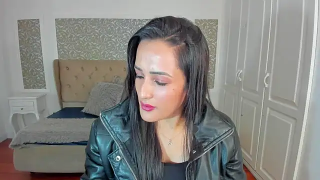 KimWessel  online show from October 20, 7:36 pm