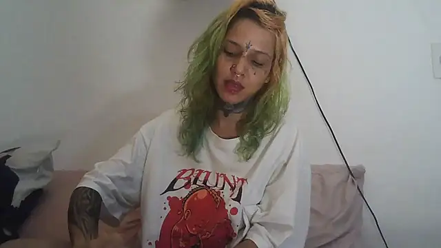 Snapshot of diosadelcaos chatting on January 19, 12:36 am diosadelcaos online show from January 19, 12:36 am