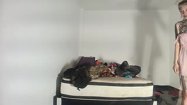 Snapshot of barbara_anal_squirt_ chatting on June 27, 12:22 pm barbara anal squirt online show from June 27, 12:22 pm