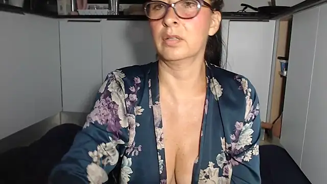 HellenLatin online show from June 20, 4:26 am