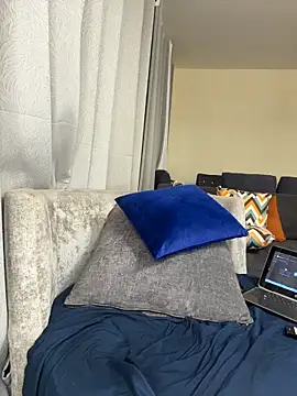 CarlaBeckky online show from December 4, 2:59 pm