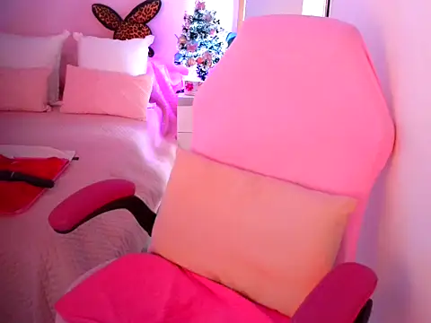 Snapshot of aubade246 chatting on November 14, 1:32 pm aubade246 online show from November 14, 1:32 pm