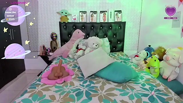 Snapshot of redgirlofficial chatting on September 26, 3:54 am redgirlofficial online show from September 26, 3:54 am