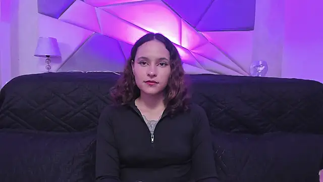 AnnyThompson  online show from December 10, 8:49 pm