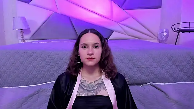 AnnyThompson  online show from January 12, 2:03 am