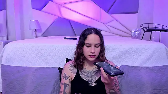 AnnyThompson  online show from January 25, 8:31 pm