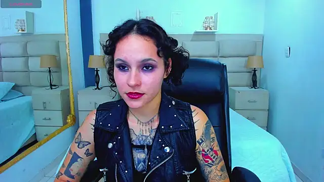 AnnyThompson  online show from September 19, 9:04 pm