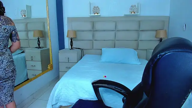 AnnyThompson  online show from September 20, 9:05 pm