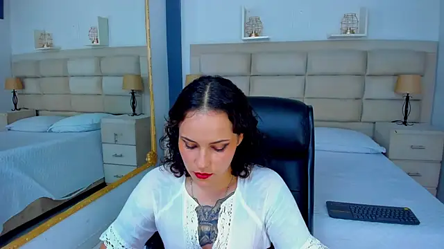 AnnyThompson  online show from November 10, 9:14 pm