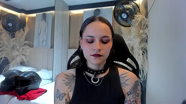 Snapshot of AnnyThompson_ chatting on April 2, 9:34 pm AnnyThompson online show from April 2, 9:34 pm