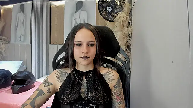 Snapshot of AnnyThompson_ chatting on April 3, 10:19 pm AnnyThompson online show from April 3, 10:19 pm