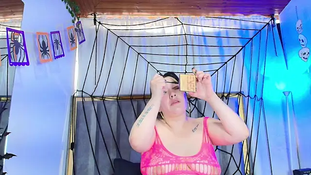 Snapshot of Zoe_Curvy chatting on October 17, 12:41 pm Zoe Curvy online show from October 17, 12:41 pm