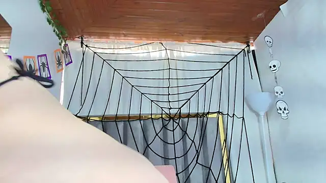 Snapshot of Zoe_Curvy chatting on October 20, 12:27 pm Zoe Curvy online show from October 20, 12:27 pm