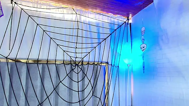 Snapshot of Zoe_Curvy chatting on October 22, 12:49 pm Zoe Curvy online show from October 22, 12:49 pm